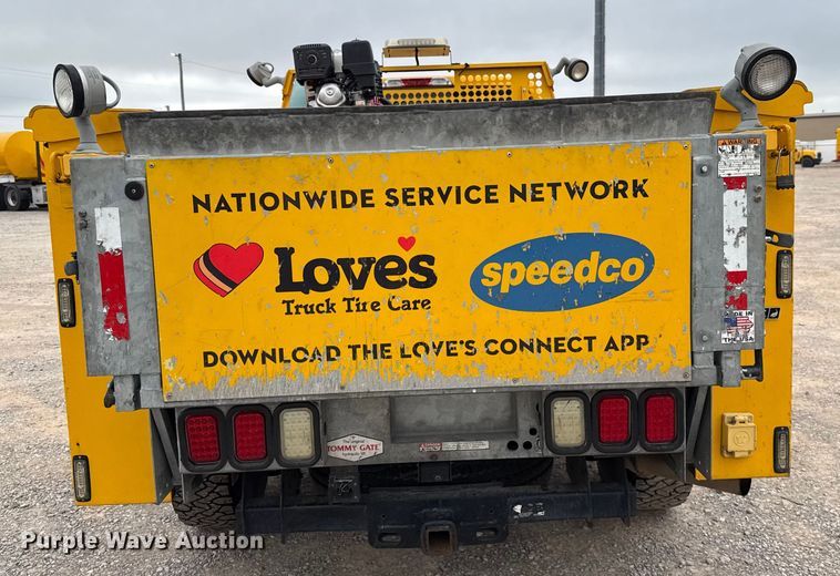 image for item EU2218 2018 Ford F350 Super Duty utility bed pickup truck