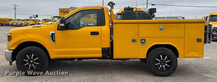 image for item EU2218 2018 Ford F350 Super Duty utility bed pickup truck