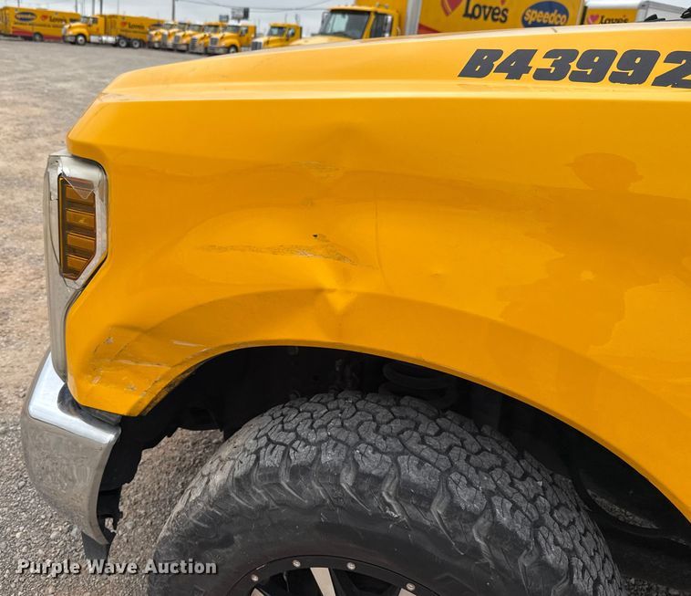 image for item EU2218 2018 Ford F350 Super Duty utility bed pickup truck