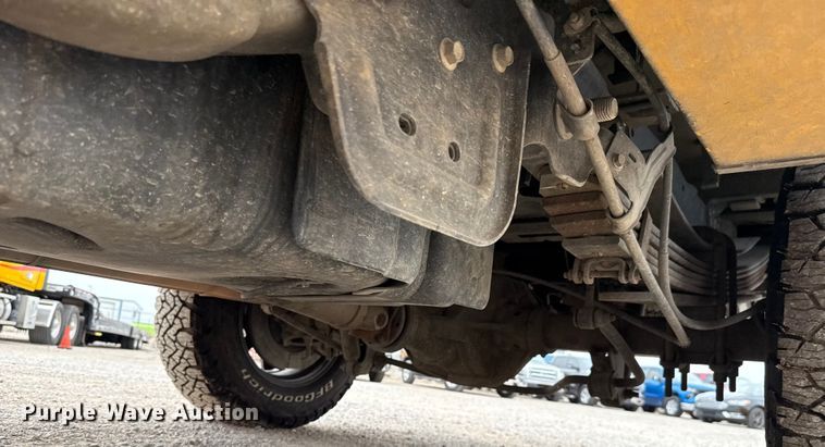 image for item EU2218 2018 Ford F350 Super Duty utility bed pickup truck