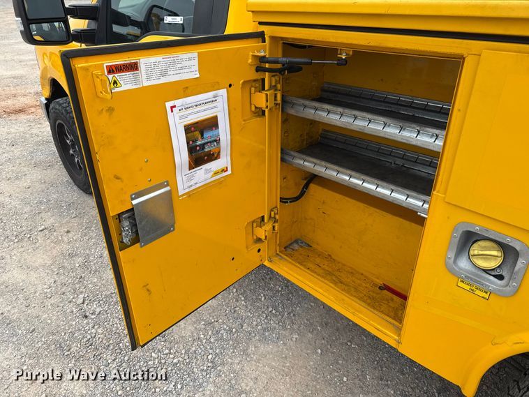 image for item EU2218 2018 Ford F350 Super Duty utility bed pickup truck