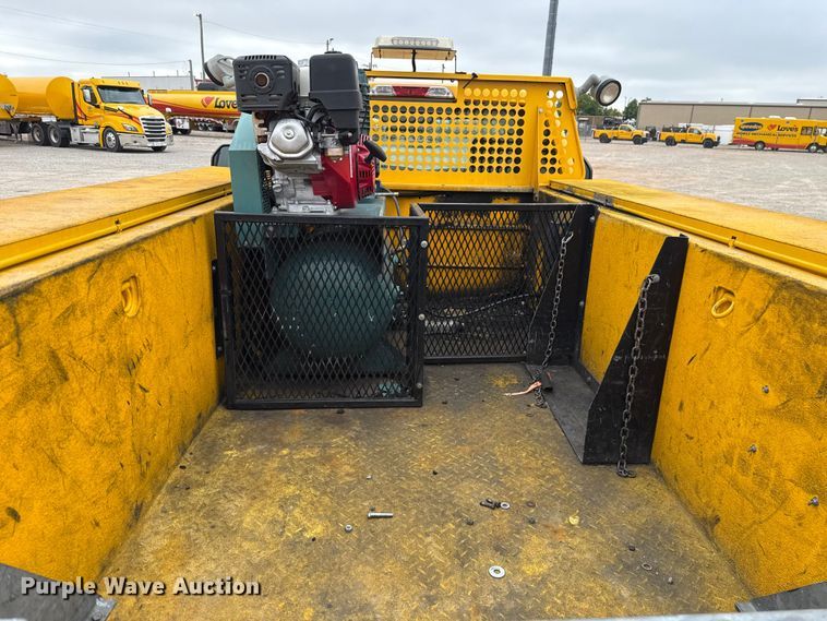 image for item EU2218 2018 Ford F350 Super Duty utility bed pickup truck