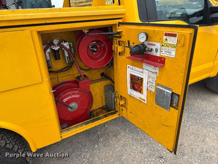 image for item EU2218 2018 Ford F350 Super Duty utility bed pickup truck