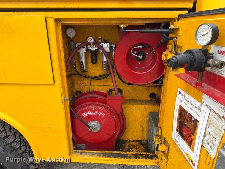 image for item EU2218 2018 Ford F350 Super Duty utility bed pickup truck