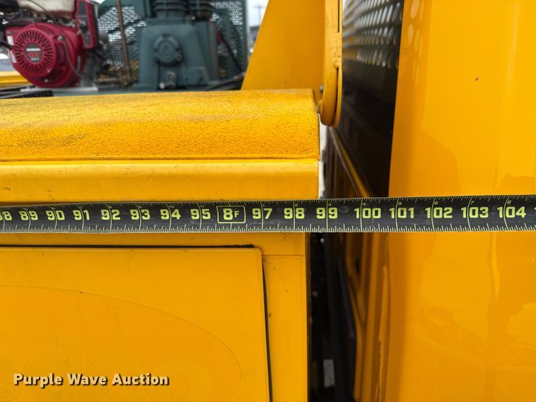 image for item EU2218 2018 Ford F350 Super Duty utility bed pickup truck