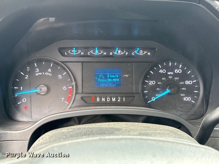 image for item EU2218 2018 Ford F350 Super Duty utility bed pickup truck