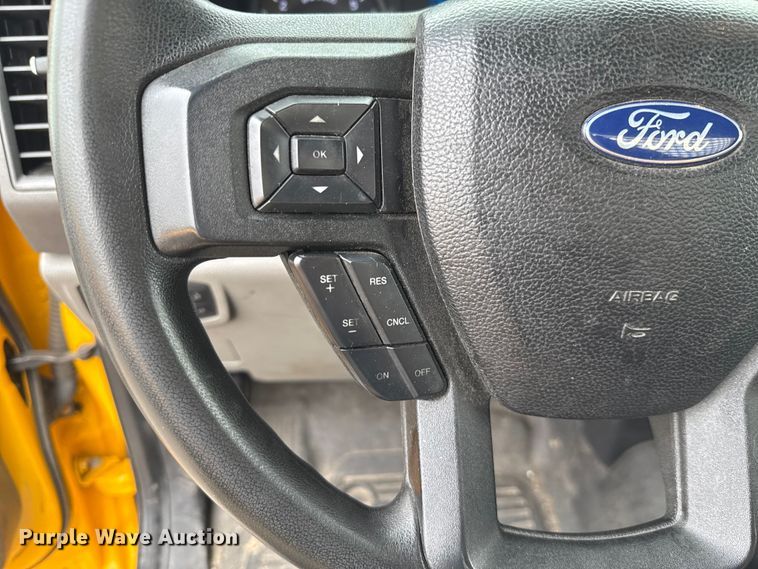 image for item EU2218 2018 Ford F350 Super Duty utility bed pickup truck