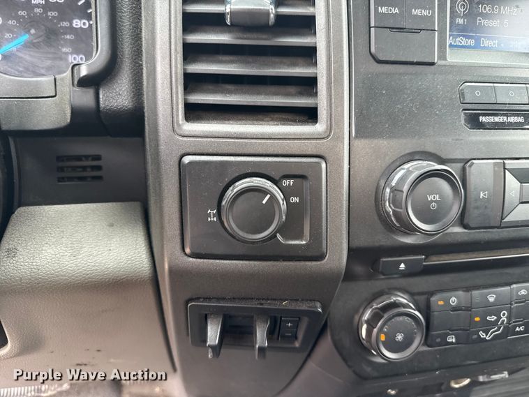 image for item EU2218 2018 Ford F350 Super Duty utility bed pickup truck