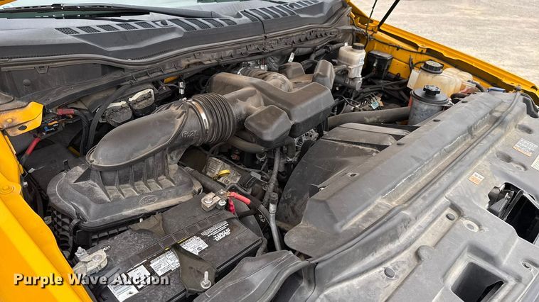 image for item EU2218 2018 Ford F350 Super Duty utility bed pickup truck