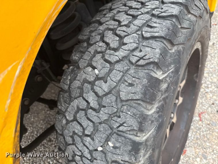 image for item EU2218 2018 Ford F350 Super Duty utility bed pickup truck