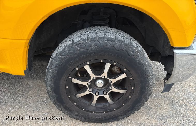 image for item EU2218 2018 Ford F350 Super Duty utility bed pickup truck