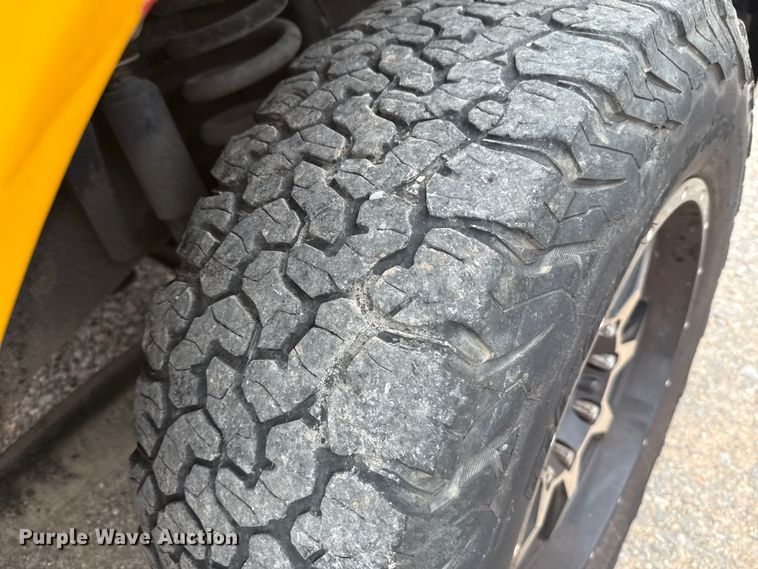 image for item EU2218 2018 Ford F350 Super Duty utility bed pickup truck