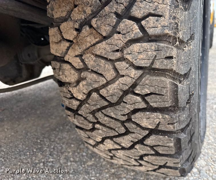 image for item EU2218 2018 Ford F350 Super Duty utility bed pickup truck