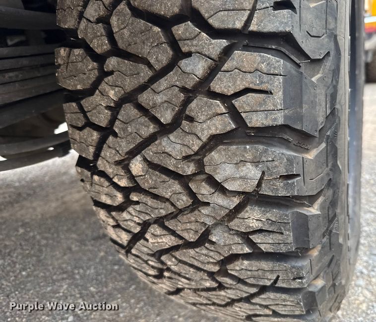 image for item EU2218 2018 Ford F350 Super Duty utility bed pickup truck