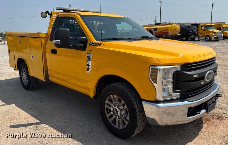 image for item EU2222 2019 Ford F350 Super Duty  utility bed pickup truck