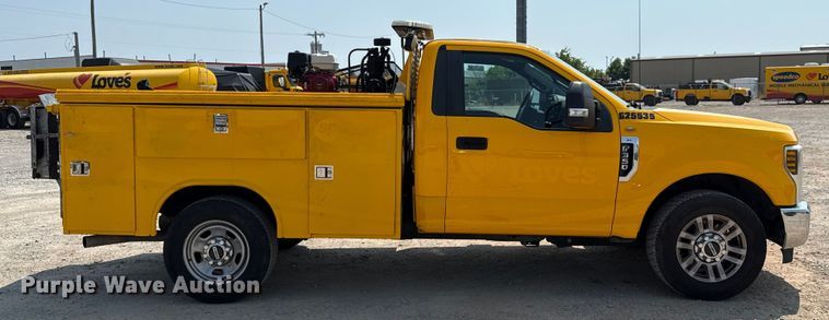 image for item EU2222 2019 Ford F350 Super Duty  utility bed pickup truck