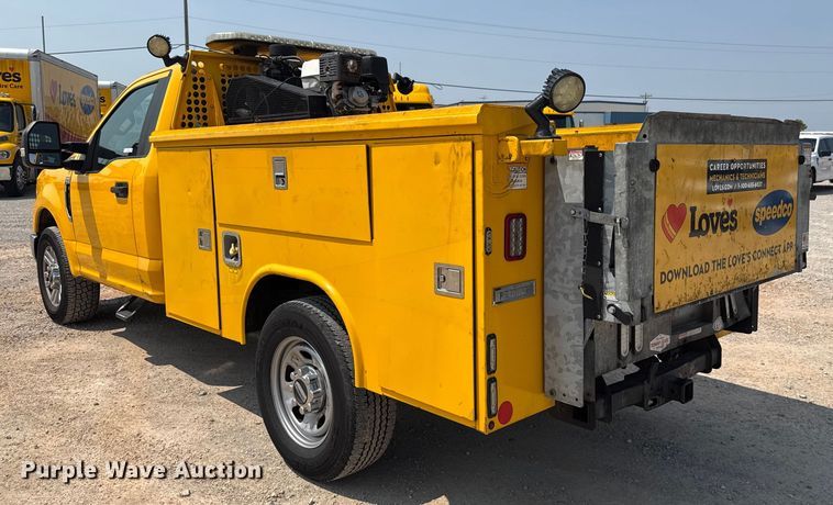 image for item EU2222 2019 Ford F350 Super Duty  utility bed pickup truck