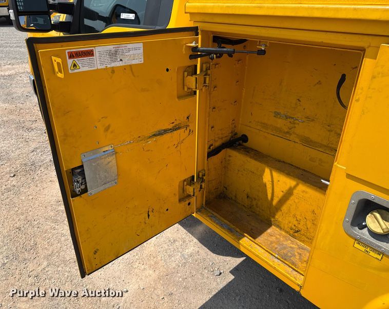 image for item EU2222 2019 Ford F350 Super Duty  utility bed pickup truck