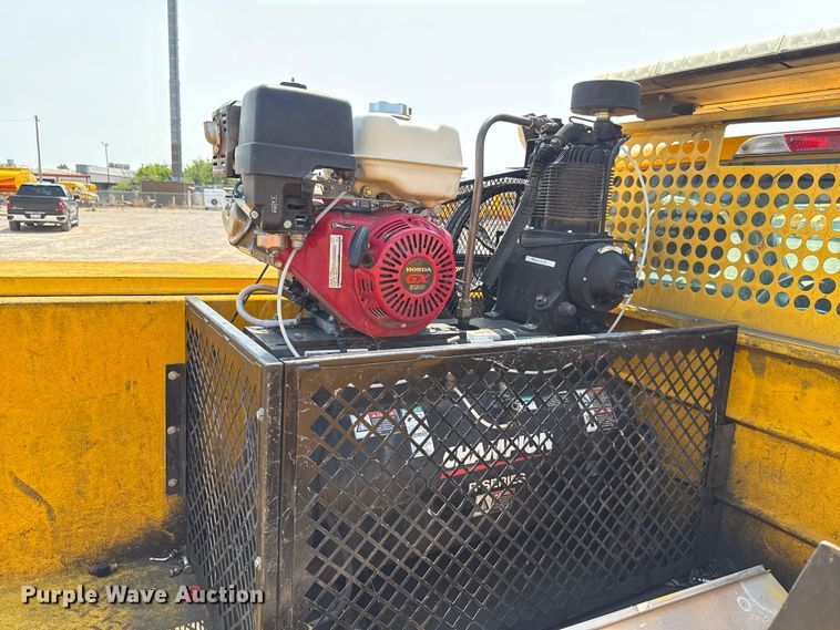 image for item EU2222 2019 Ford F350 Super Duty  utility bed pickup truck