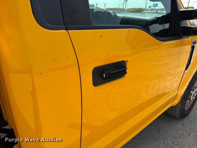 image for item EU2222 2019 Ford F350 Super Duty  utility bed pickup truck