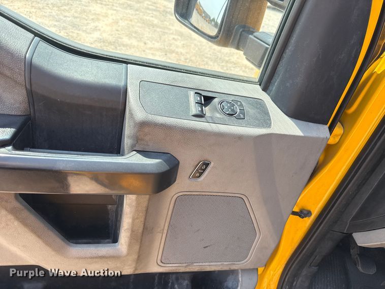 image for item EU2222 2019 Ford F350 Super Duty  utility bed pickup truck