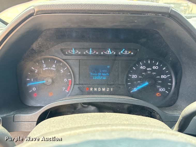 image for item EU2222 2019 Ford F350 Super Duty  utility bed pickup truck