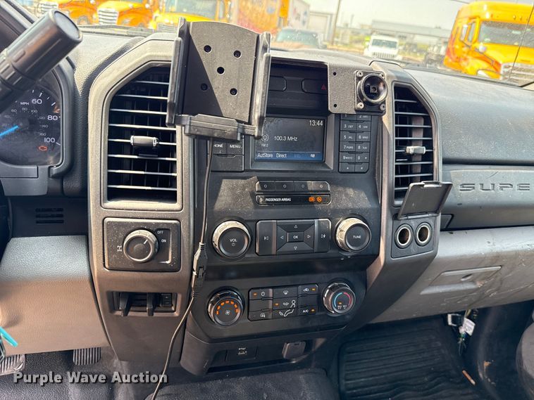 image for item EU2222 2019 Ford F350 Super Duty  utility bed pickup truck