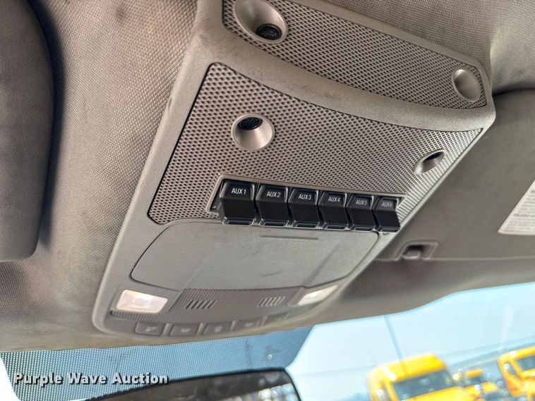 image for item EU2222 2019 Ford F350 Super Duty  utility bed pickup truck