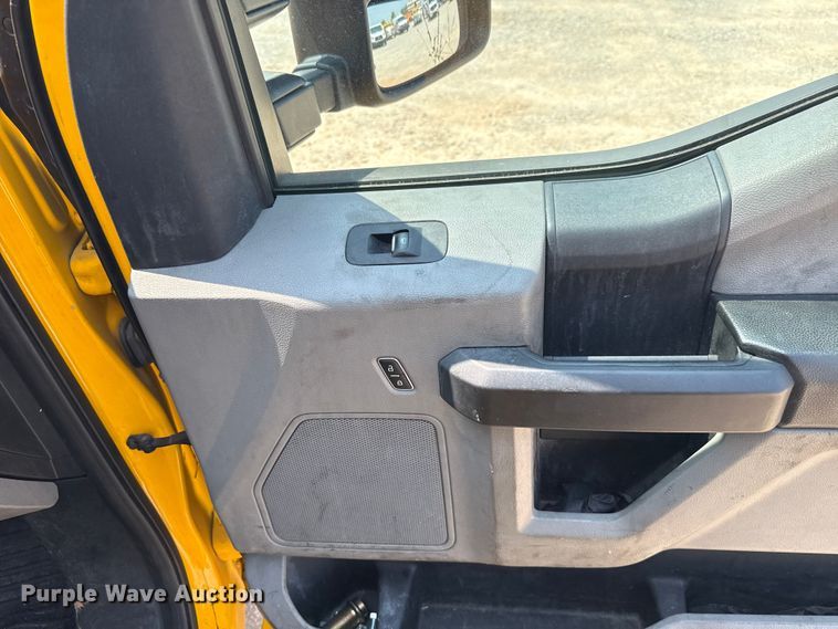 image for item EU2222 2019 Ford F350 Super Duty  utility bed pickup truck