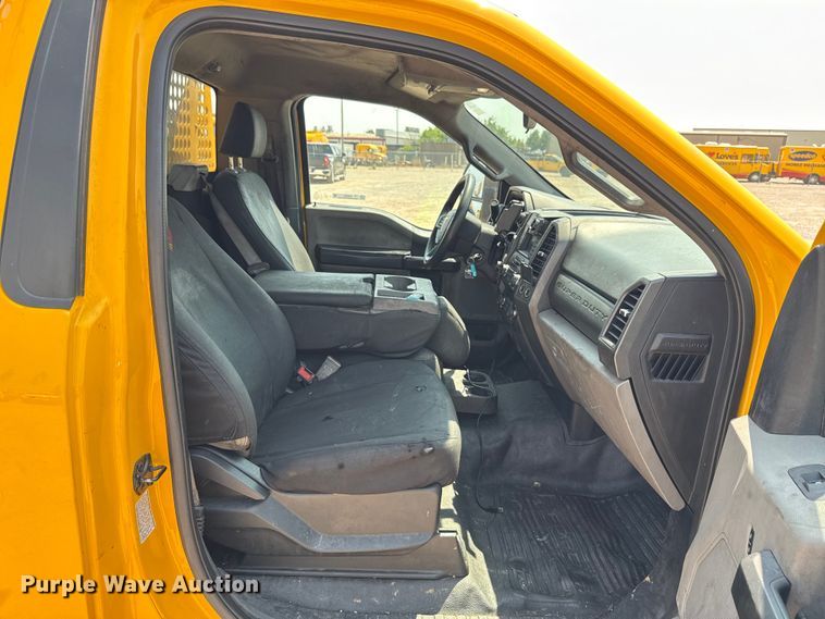 image for item EU2222 2019 Ford F350 Super Duty  utility bed pickup truck