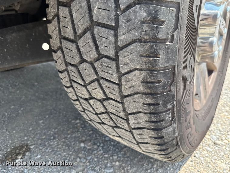 image for item EU2222 2019 Ford F350 Super Duty  utility bed pickup truck