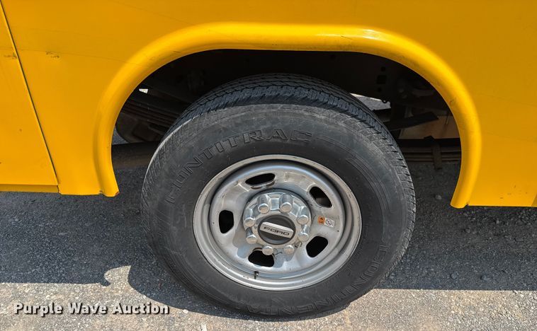 image for item EU2222 2019 Ford F350 Super Duty  utility bed pickup truck