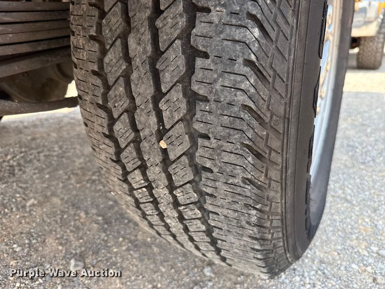 image for item EU2222 2019 Ford F350 Super Duty  utility bed pickup truck