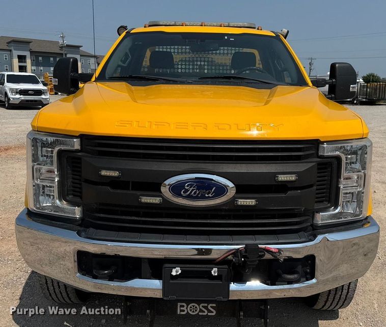 image for item EU2223 2019 Ford F350 Super Duty utility bed pickup truck