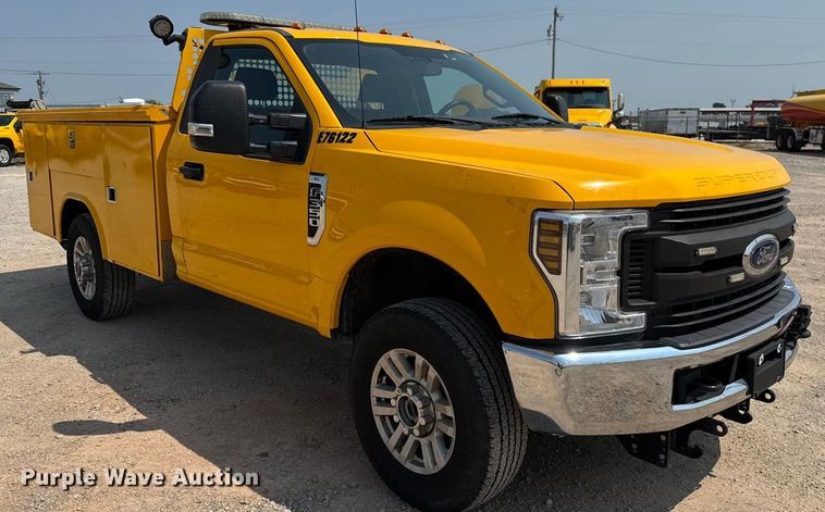 image for item EU2223 2019 Ford F350 Super Duty utility bed pickup truck