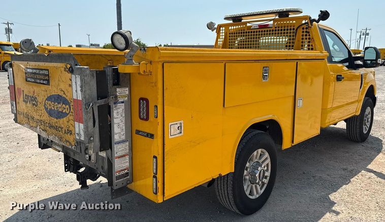 image for item EU2223 2019 Ford F350 Super Duty utility bed pickup truck