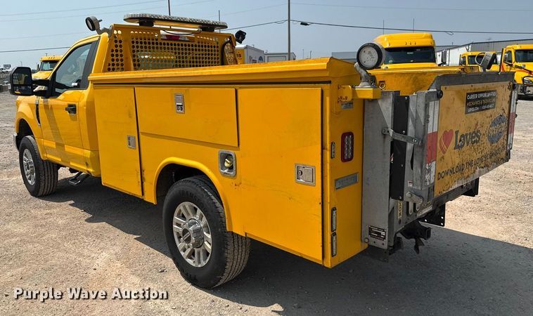 image for item EU2223 2019 Ford F350 Super Duty utility bed pickup truck