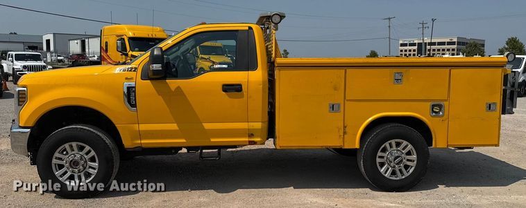 image for item EU2223 2019 Ford F350 Super Duty utility bed pickup truck
