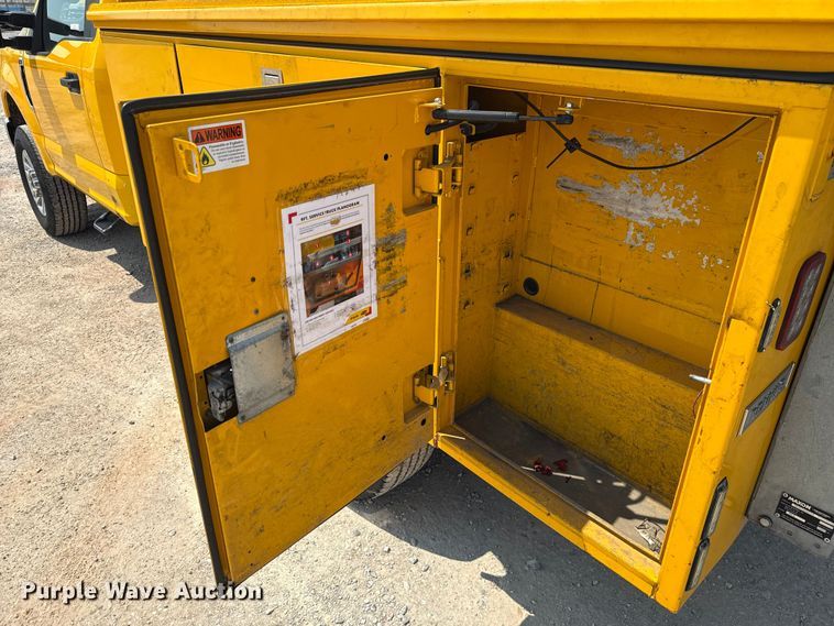 image for item EU2223 2019 Ford F350 Super Duty utility bed pickup truck