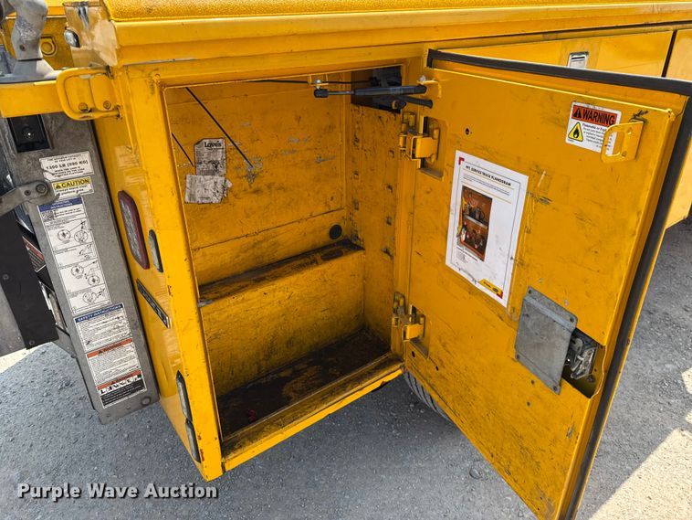 image for item EU2223 2019 Ford F350 Super Duty utility bed pickup truck