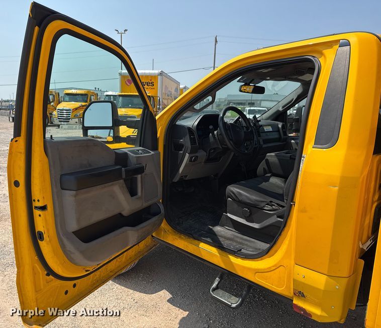 image for item EU2223 2019 Ford F350 Super Duty utility bed pickup truck