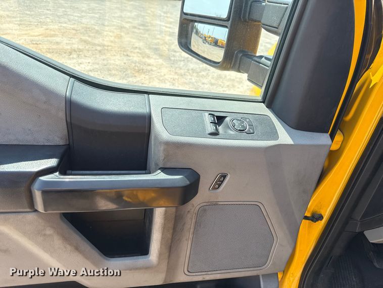 image for item EU2223 2019 Ford F350 Super Duty utility bed pickup truck