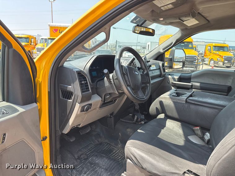 image for item EU2223 2019 Ford F350 Super Duty utility bed pickup truck