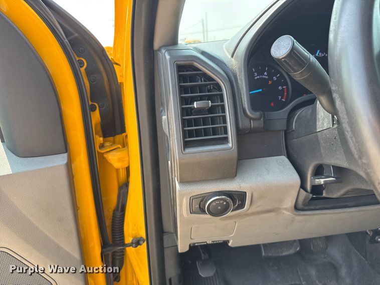 image for item EU2223 2019 Ford F350 Super Duty utility bed pickup truck