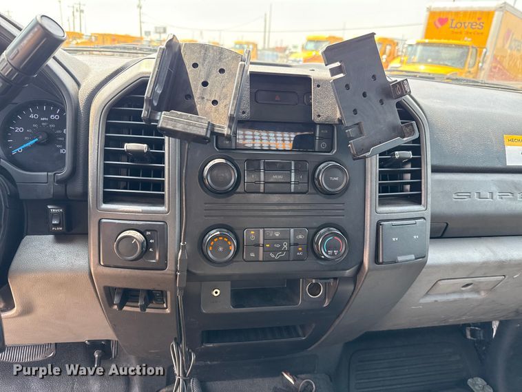 image for item EU2223 2019 Ford F350 Super Duty utility bed pickup truck