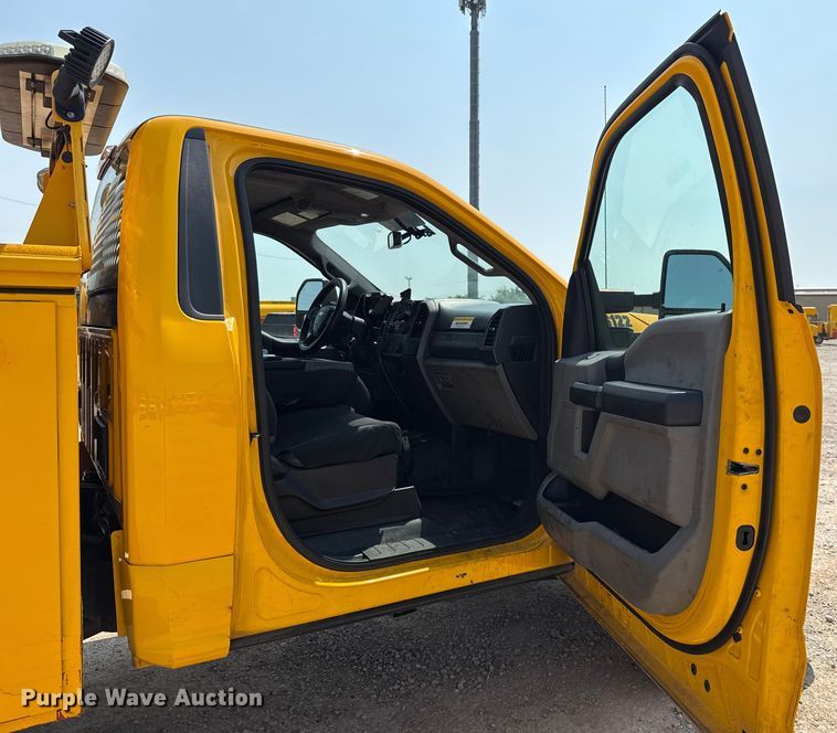 image for item EU2223 2019 Ford F350 Super Duty utility bed pickup truck