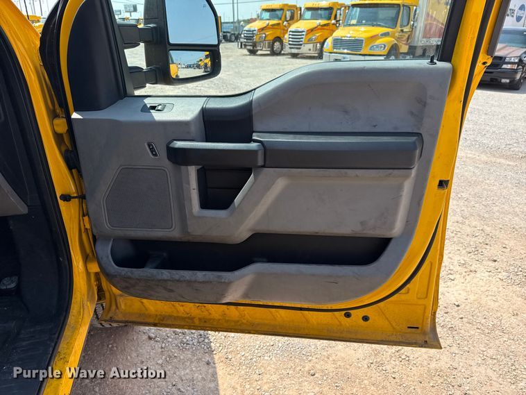 image for item EU2223 2019 Ford F350 Super Duty utility bed pickup truck