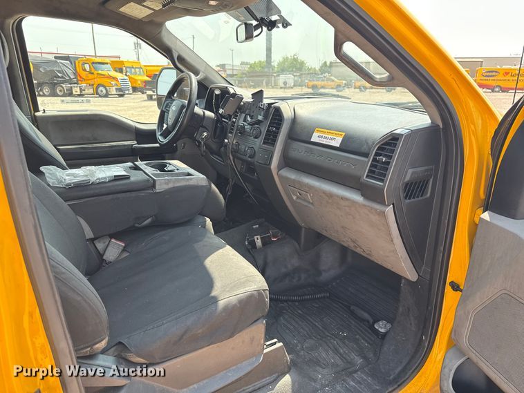 image for item EU2223 2019 Ford F350 Super Duty utility bed pickup truck