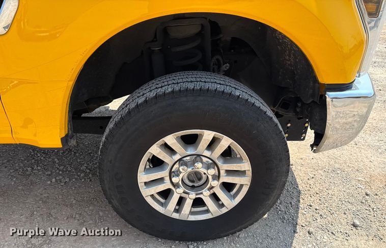 image for item EU2223 2019 Ford F350 Super Duty utility bed pickup truck