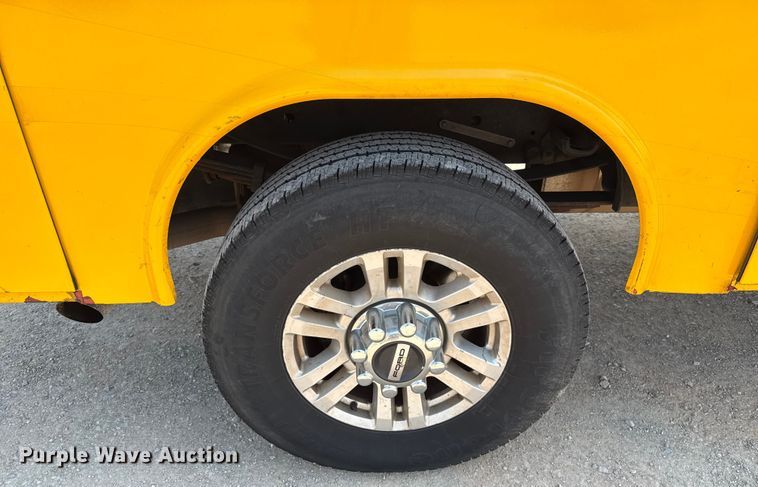 image for item EU2223 2019 Ford F350 Super Duty utility bed pickup truck